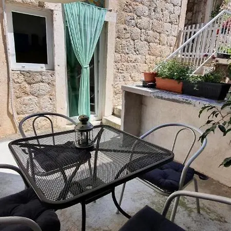 Manor House Aman Apartment *