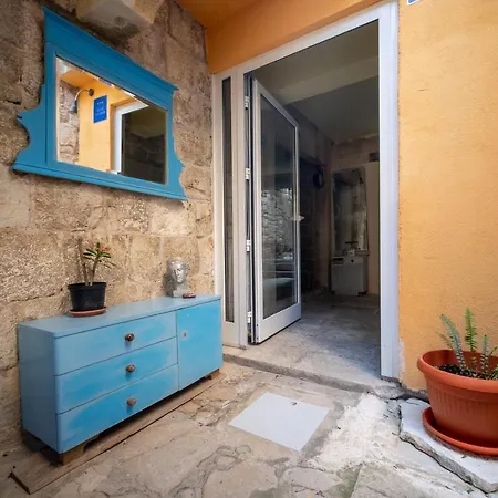 Manor House Aman Apartment Komiza