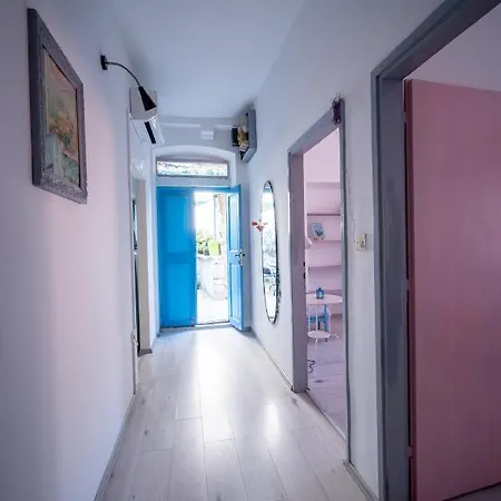 Manor House Aman Apartment Komiza