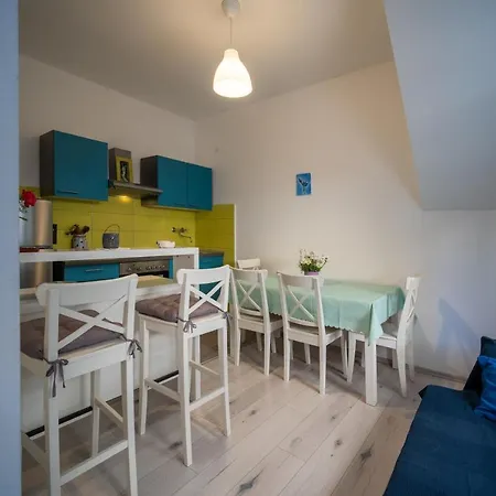Manor House Aman Apartment *