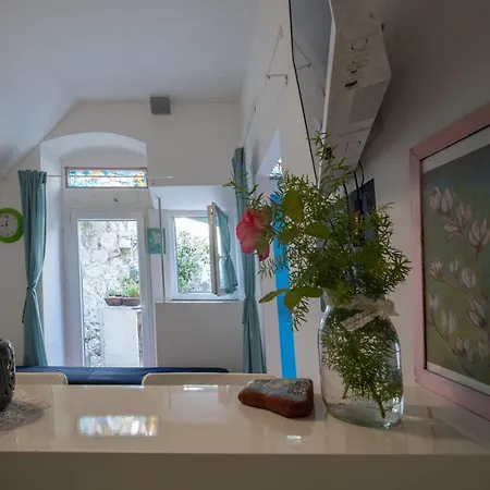 Manor House Aman Apartment *