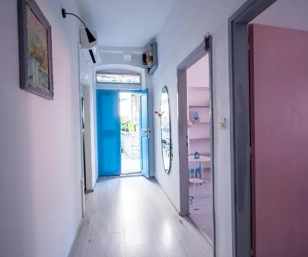 Manor House Aman Апартаменты Комижа